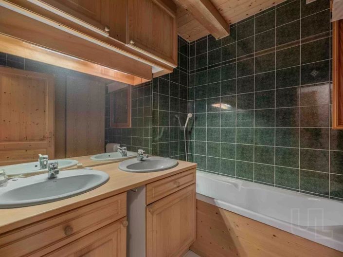 Image No.12-5 Bed House for sale