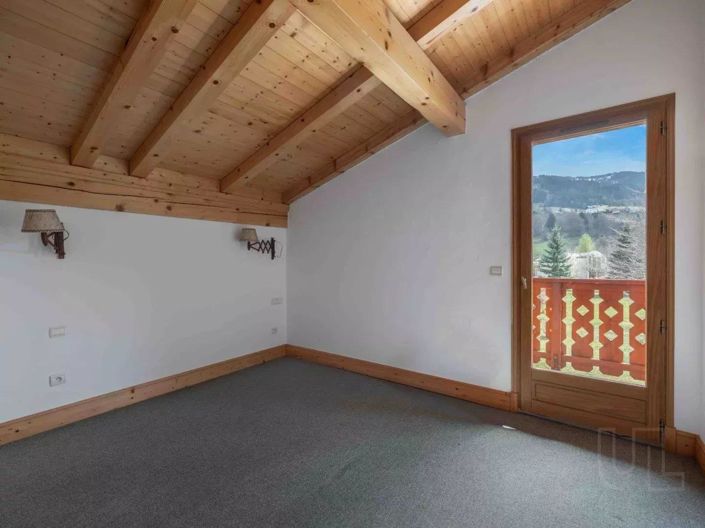 Image No.25-5 Bed House for sale