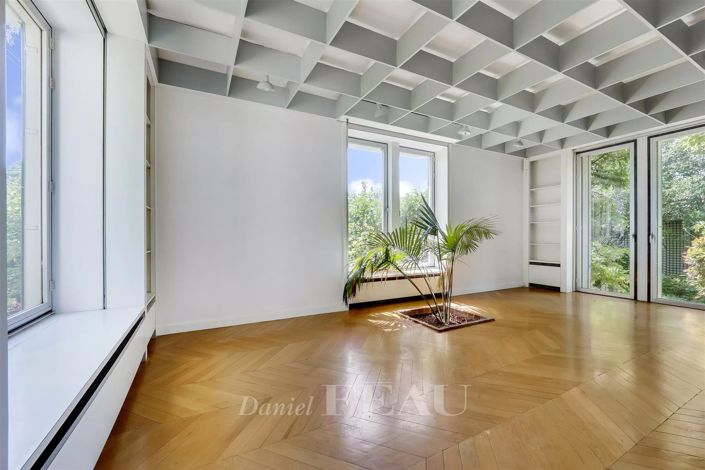 Image No.5-7 Bed House for sale