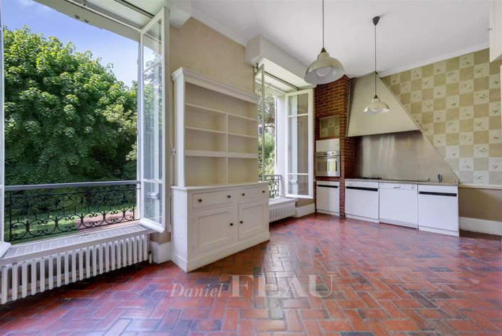 Image No.7-7 Bed House for sale