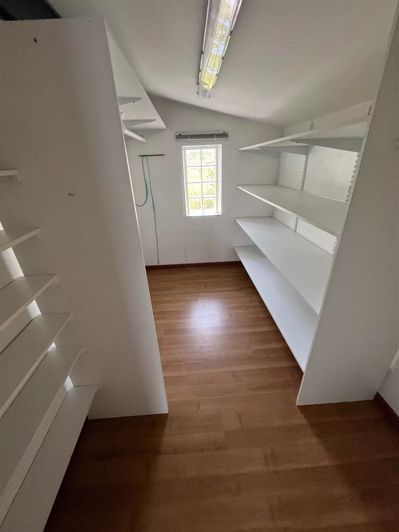 Image No.11-4 Bed House for sale