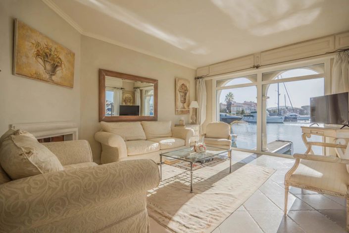 Image No.6-4 Bed House for sale