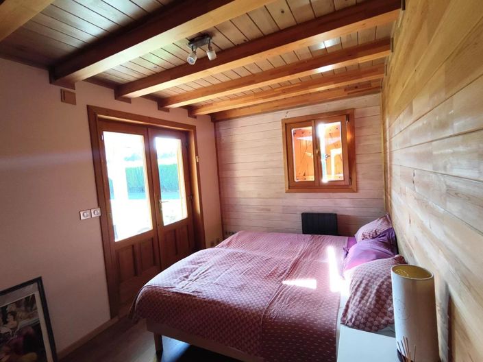 Image No.8-5 Bed House for sale