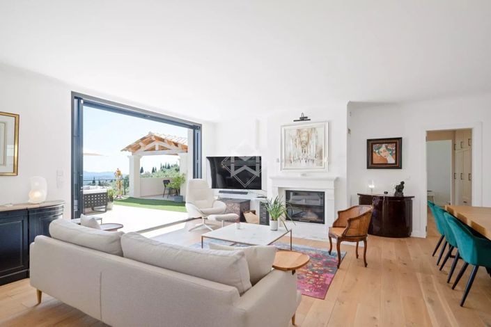 Image No.8-4 Bed House for sale