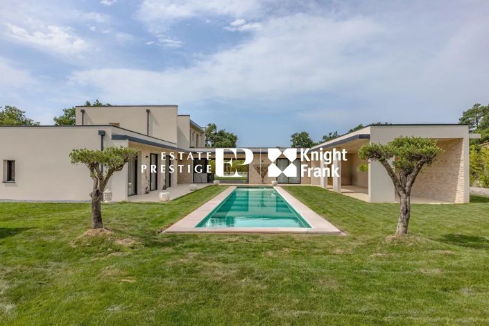 Image No.1-5 Bed House for sale