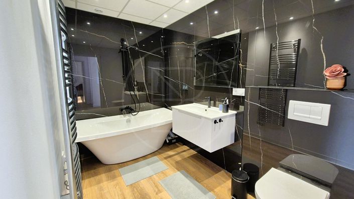 Image No.6-3 Bed House for sale