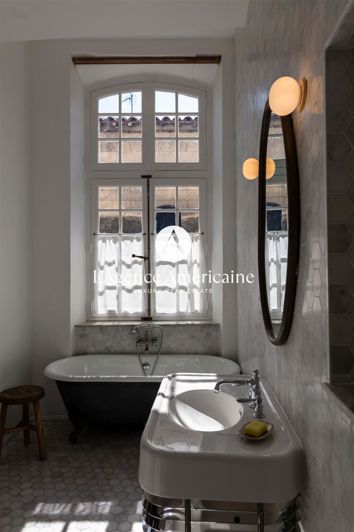 Image No.17-11 Bed Property for sale