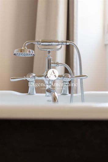 Image No.18-11 Bed Property for sale