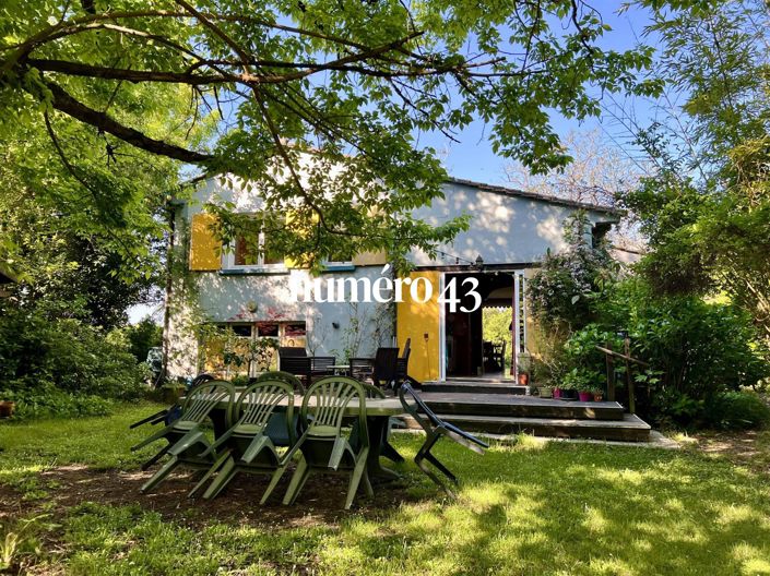Image No.1-3 Bed House for sale