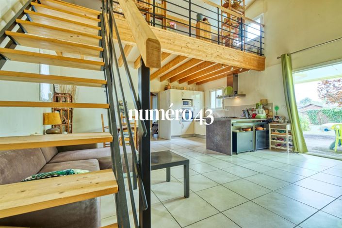 Image No.4-2 Bed House for sale