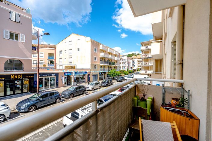 Image No.11-3 Bed Apartment for sale