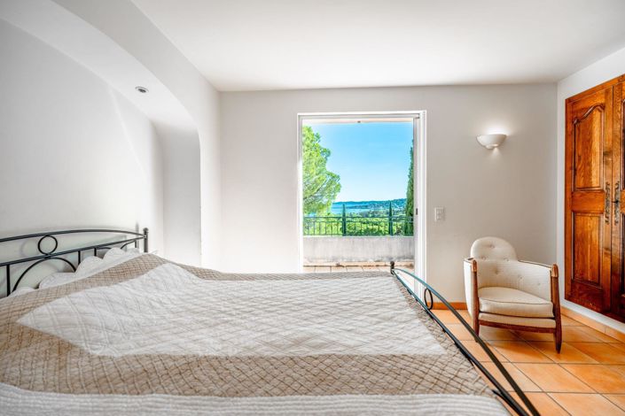 Image No.10-4 Bed House for sale