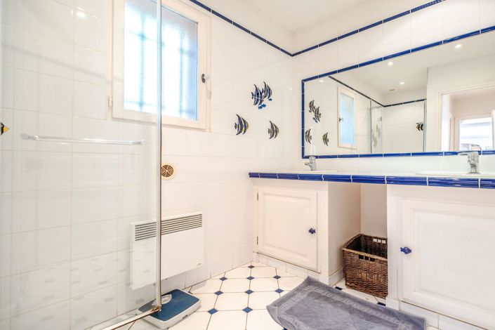 Image No.11-4 Bed House for sale