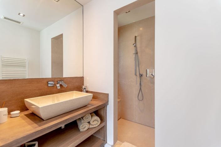 Image No.10-4 Bed House for sale