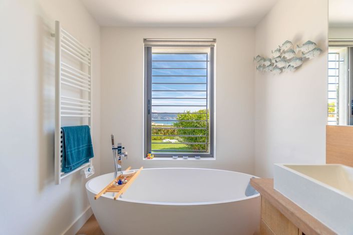 Image No.8-4 Bed House for sale