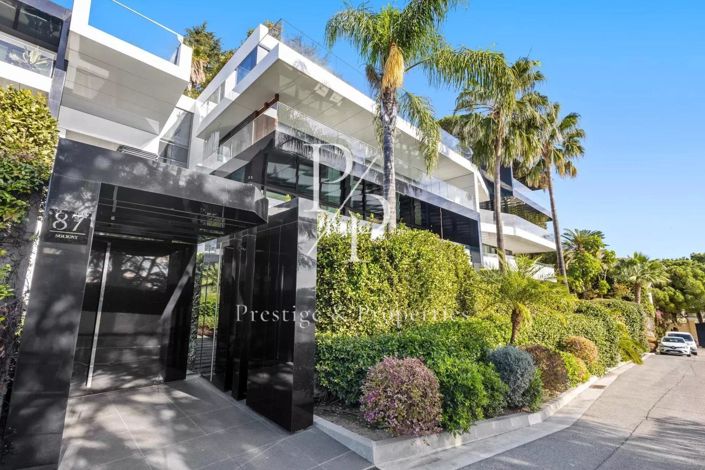 Image No.2-Appartement de 2 chambres à vendre à Cannes