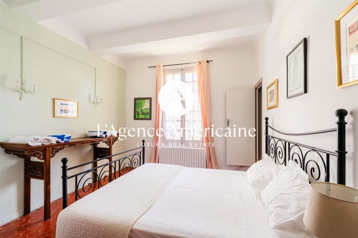 Image No.13-8 Bed Property for sale