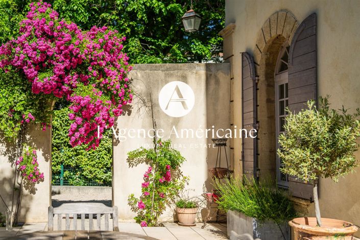 Image No.5-8 Bed Property for sale