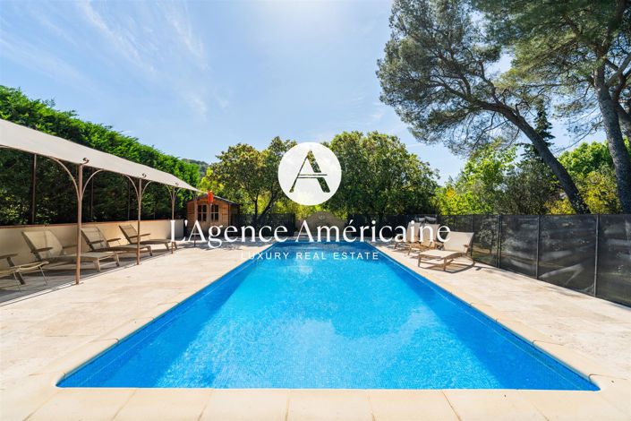 Image No.7-8 Bed Property for sale