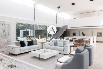 Propriété de 5 chambres à vendre à Biot