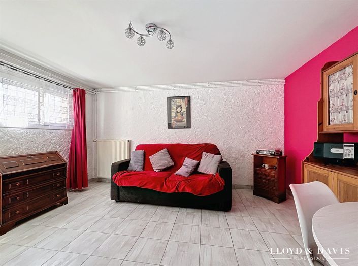 Image No.12-4 Bed House for sale