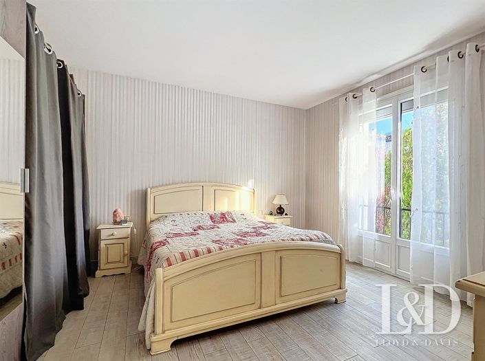 Image No.7-4 Bed House for sale