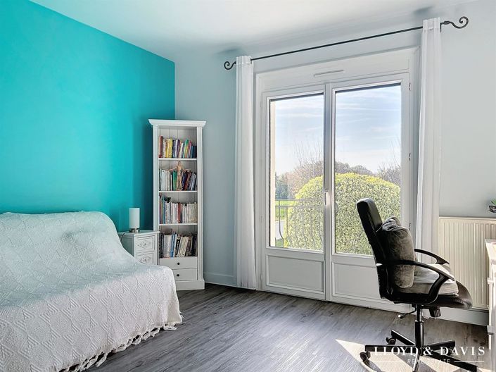 Image No.7-4 Bed House for sale