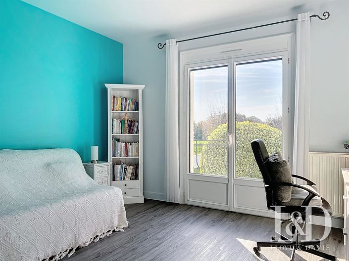 Image No.8-4 Bed House for sale