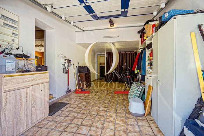 Image No.12-4 Bed House for sale