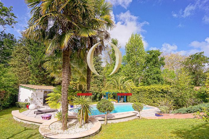 Image No.2-4 Bed House for sale