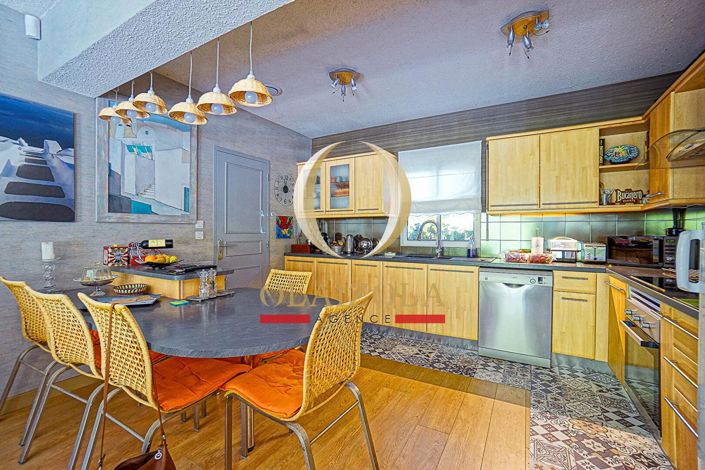 Image No.5-4 Bed House for sale