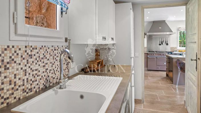 Image No.16-5 Bed House for sale