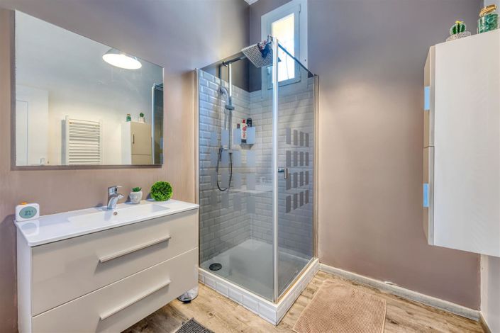 Image No.19-3 Bed House for sale