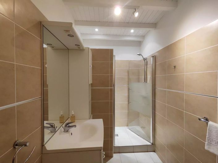 Image No.21-6 Bed House for sale