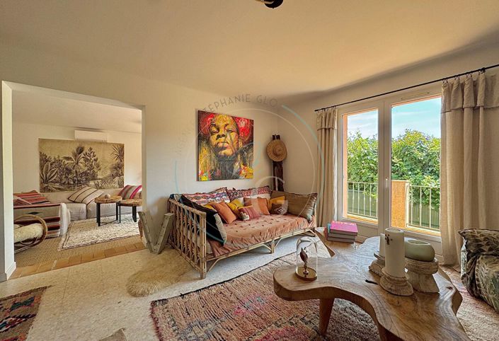 Image No.1-3 Bed House for sale