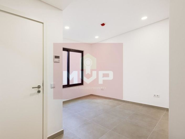 Image No.22-2 Bed Apartment for sale