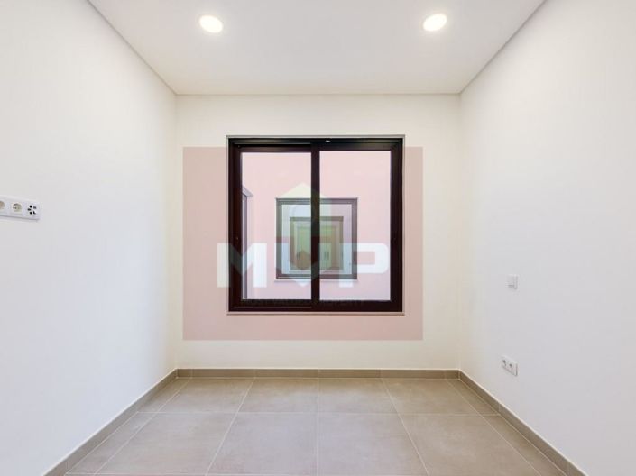 Image No.20-2 Bed Apartment for sale