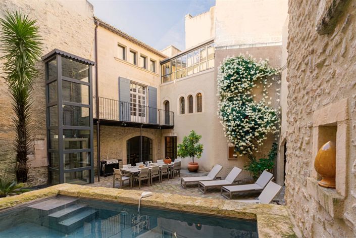 Image No.1-5 Bed Property for sale