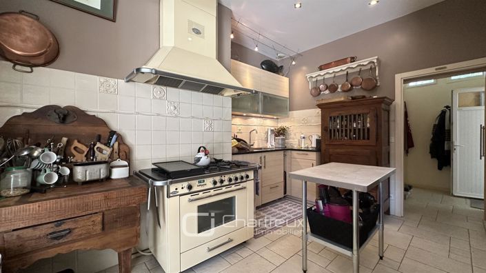 Image No.12-5 Bed House for sale