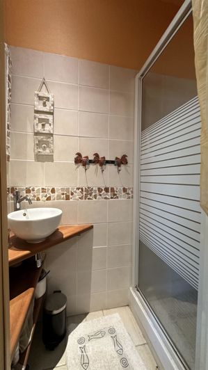 Image No.18-5 Bed House for sale