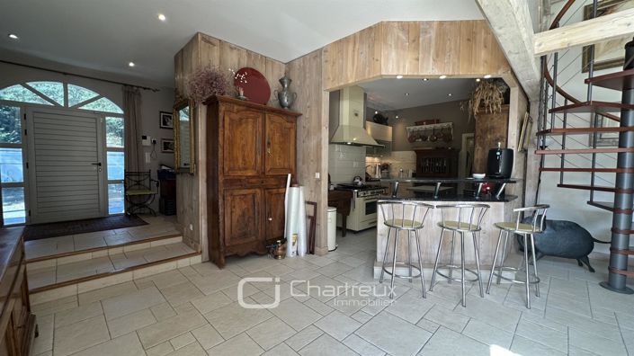 Image No.9-5 Bed House for sale