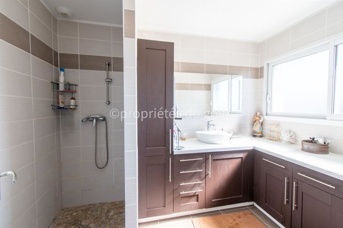 Image No.16-4 Bed House for sale