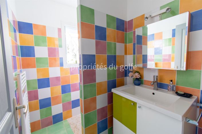 Image No.17-4 Bed House for sale