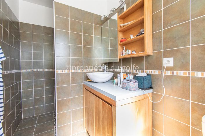 Image No.18-4 Bed House for sale