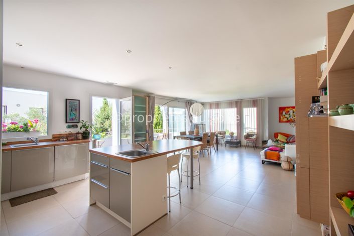 Image No.4-4 Bed House for sale