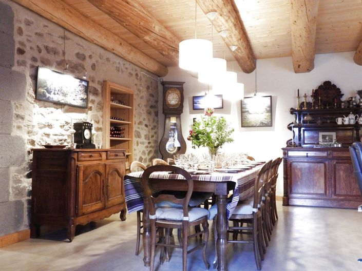 Image No.1-8 Bed House for sale