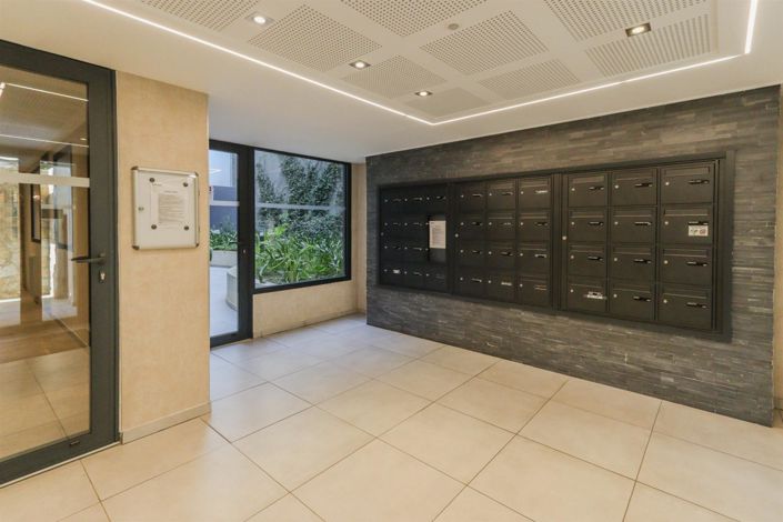 Image No.12-2 Bed House for sale