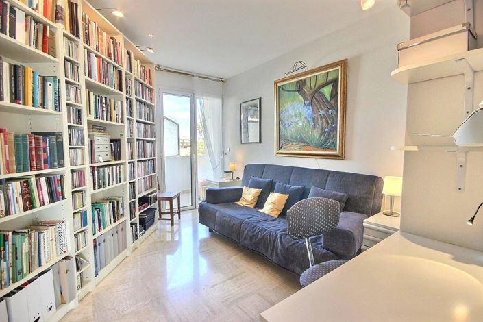 Image No.20-2 Bed Apartment for sale