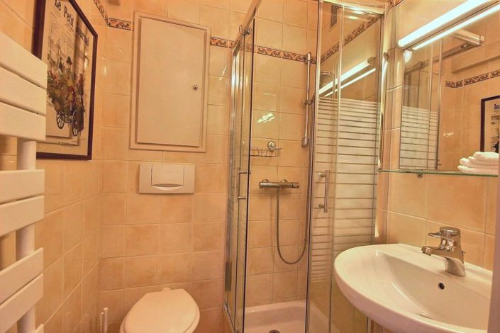 Image No.21-2 Bed Apartment for sale