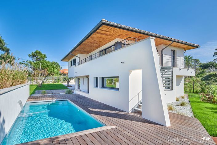 Image No.1-4 Bed House for sale